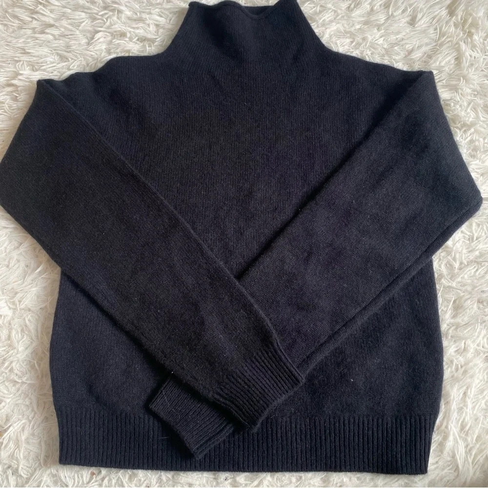 Aritzia Cashmere Mockneck Sweater - Picture 3 of 7